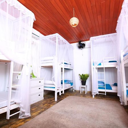 Hostel Bluefin Adventure And Deep Sea Fishing Hikkaduwa Zewnętrze zdjęcie